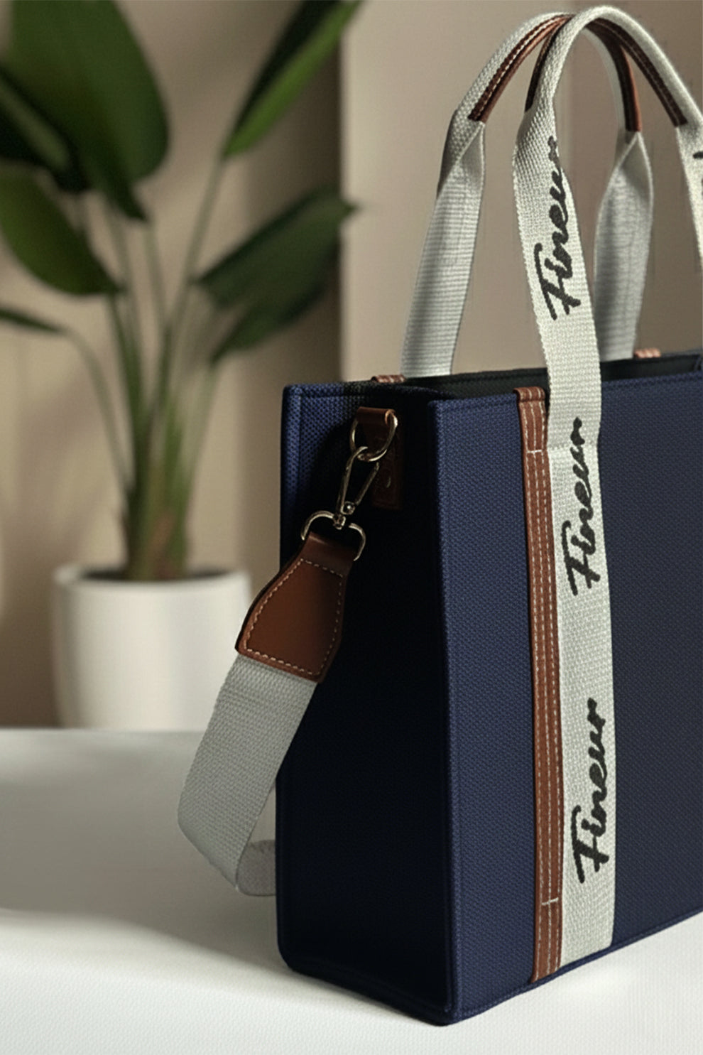 Fineur Canvas Tote Modern Muse  - Navy Blue