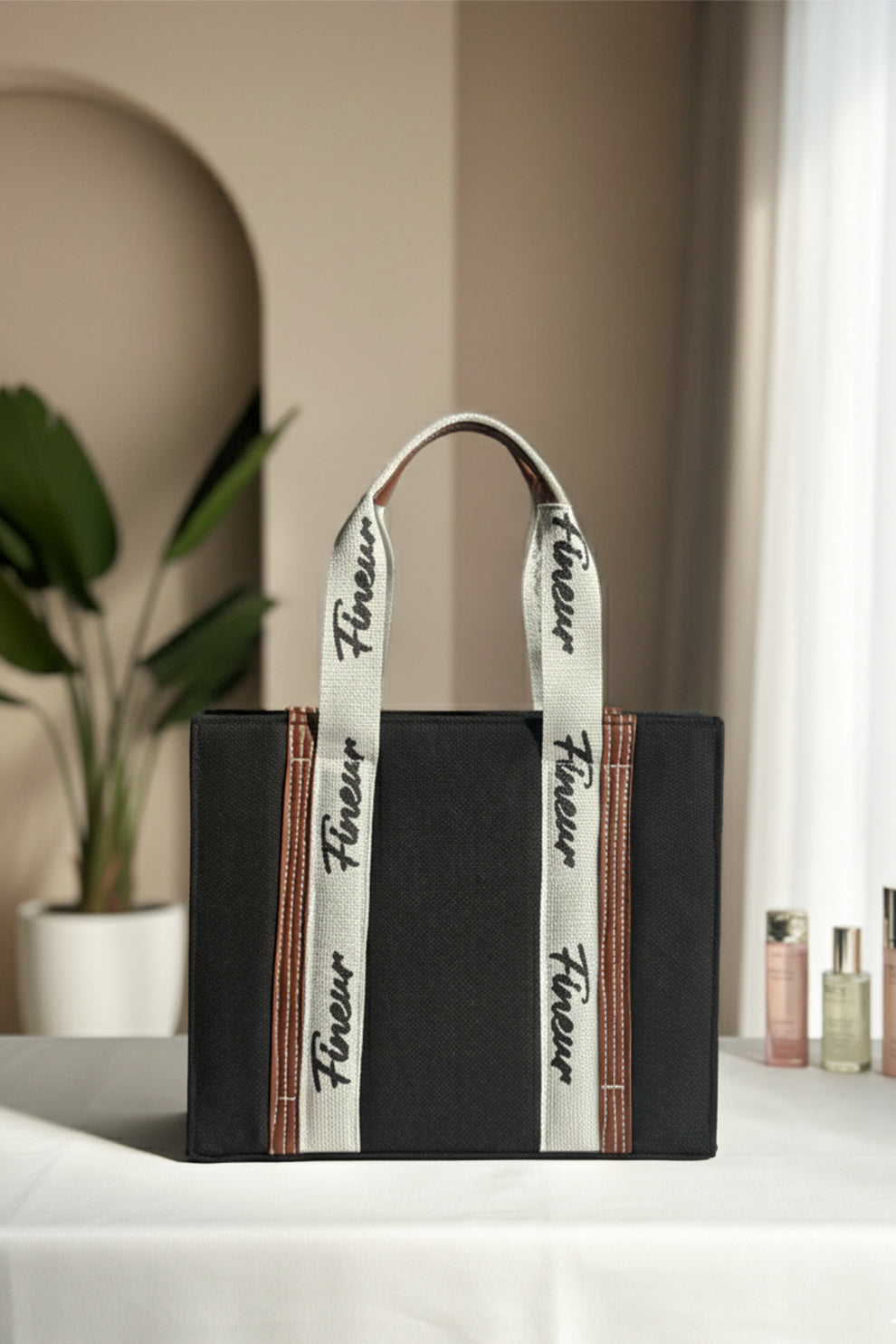 Fineur Canvas Tote Modern Muse - Black