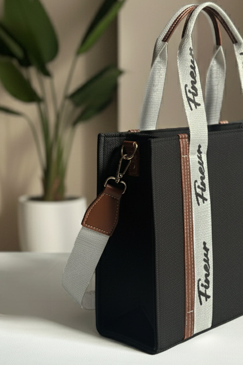 Fineur Canvas Tote Modern Muse - Black