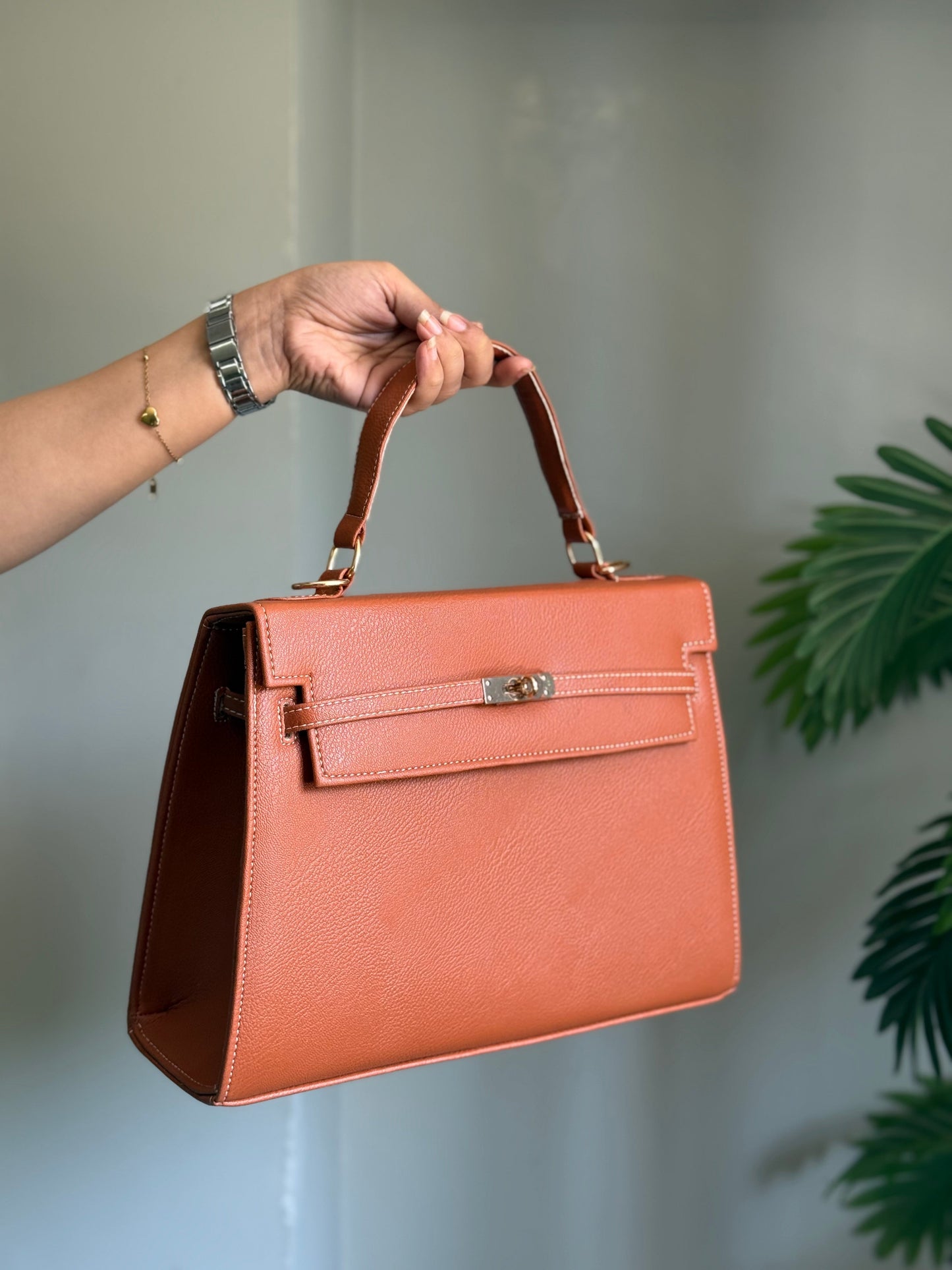 Fineur Iconic Bag - Tan Brown