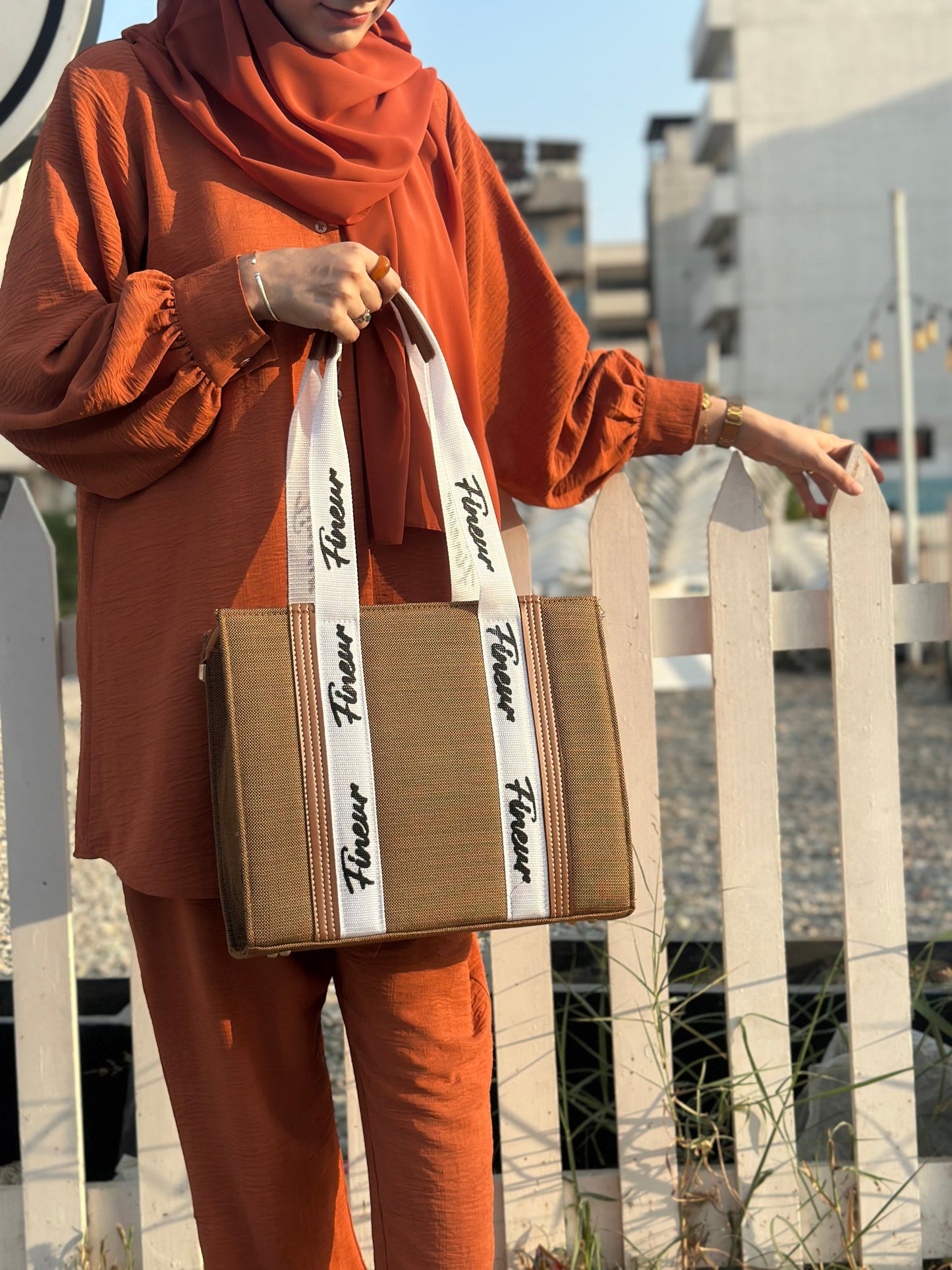 Fineur Canvas Tote Modern Muse - Light Brown